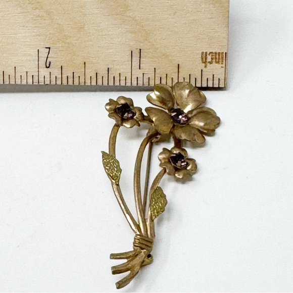 Vintage Victorian Purple Rhinestone Brass Flower Brooch Pin - Picture 8 of 8